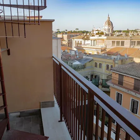 Rooftop In The Historical Center דירה רומא